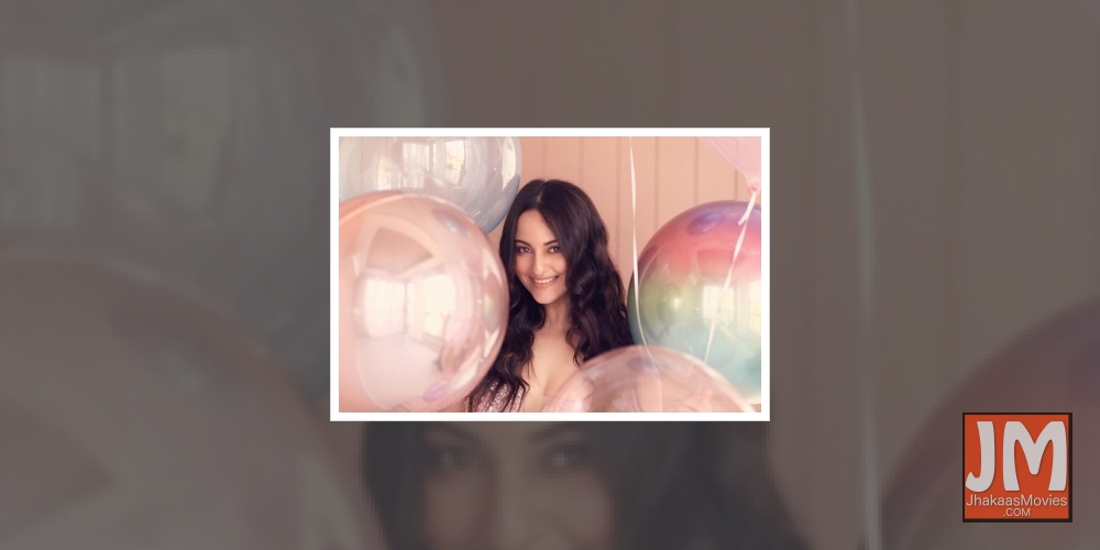 Sonakshi moves on to 2021 'with an open heart'