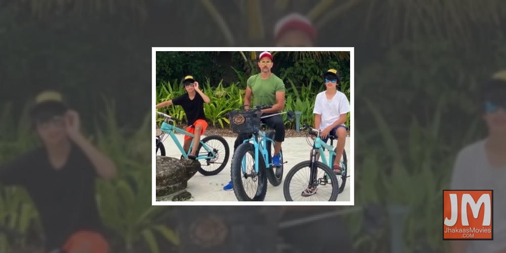 Sussanne calls Hrithik Roshan the best dad in the world on his b'day