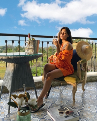 Hina Khan celebrates Sunday vibes. (photo:instagram)