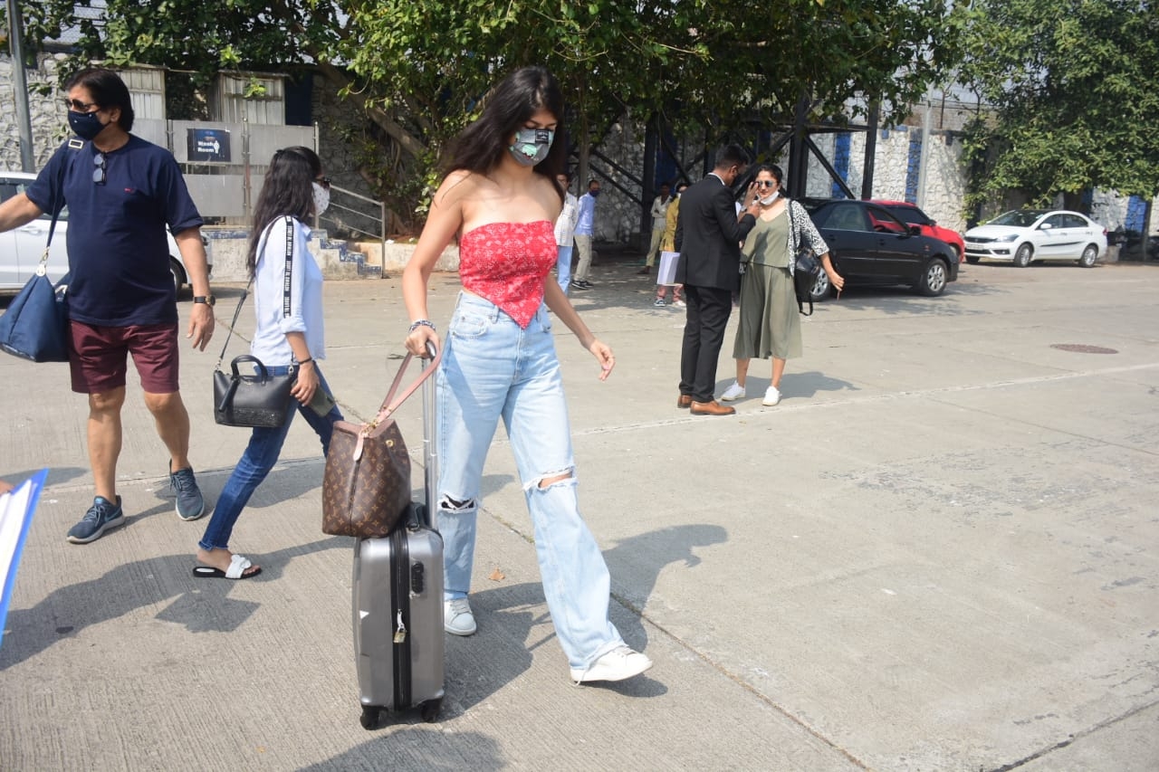 Mumbai:   Natasha Dalal & others leaving for marriage in Alibaug on Jan 22, 2021. (Photo: IANS)