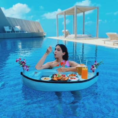 Sara Ali Khan oozes oomph in floating Maldives moment.(photo:Instagram)