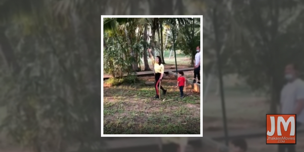 Sunny Leone sure seems to be in a sporty mood lately. She flaunted her football skills recently, and on Tuesday she has been showing off her cricketing moves to the world.