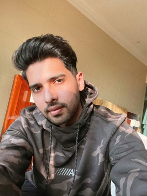 Armaan Malik curious if social distancing is possible during a concert