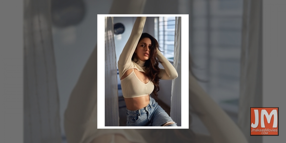 Southern actress Lavanya Tripathi shared moments from an impromptu shoot on Wednesday, describing it as her favourite.