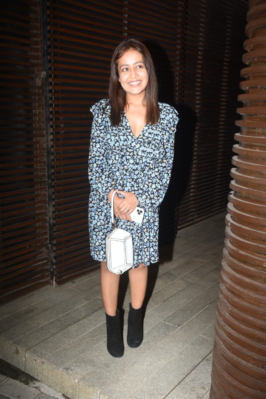 Mumbai: Neha Kakkar Spotted at Stella Juhu on Friday 05 February 2021.(Photo: IANS)