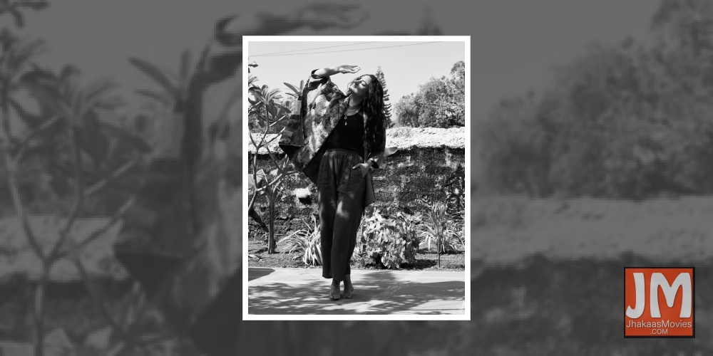 Sonakshi switches on beauty mode in monochrome picture.