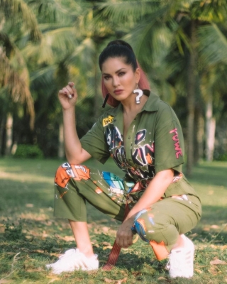 Sunny Leone has shared some pop philosophy for fans on social media, which she described as her Monday lessons.(Instagram)