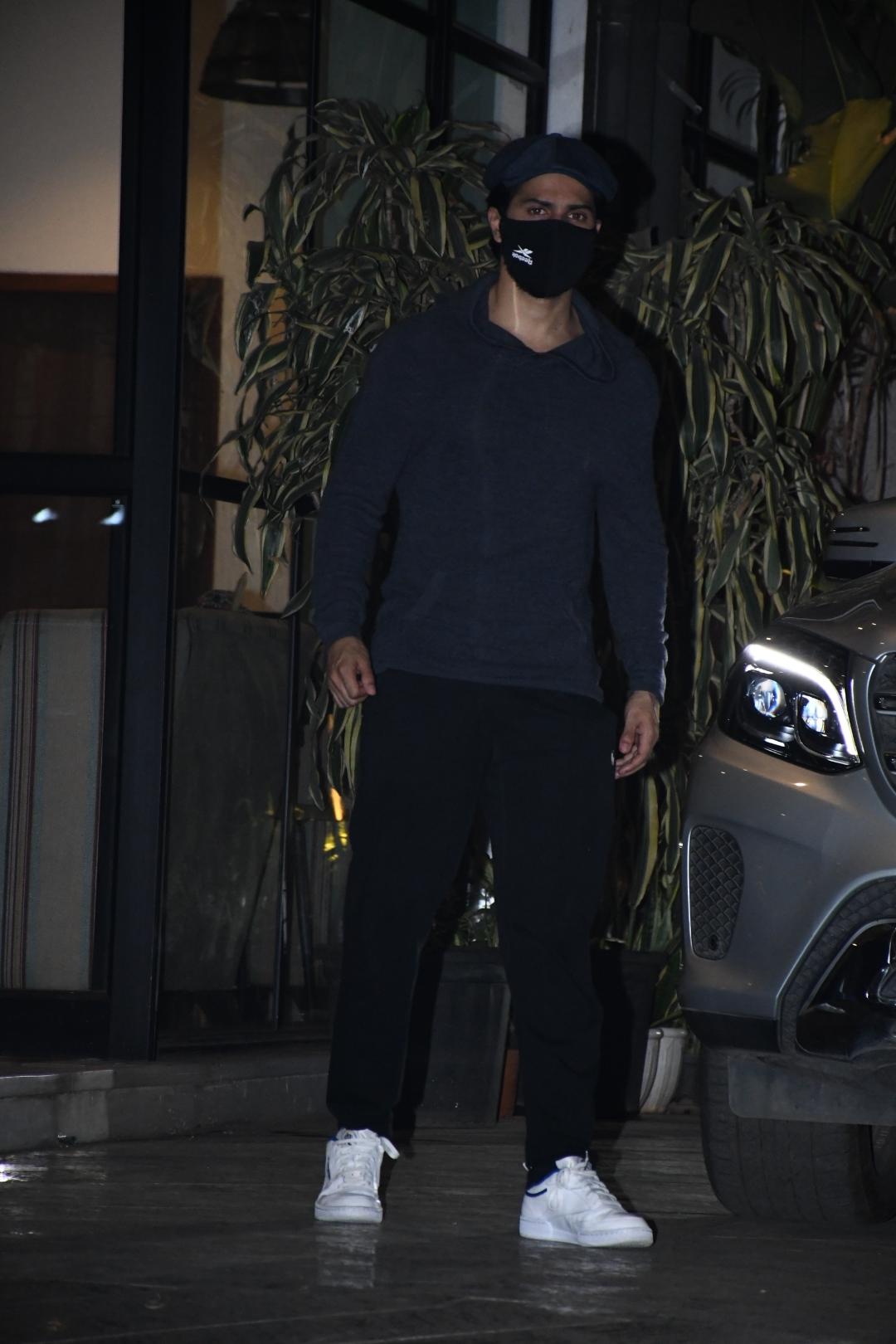 Mumbai: Varun Dhawan spotted at Maddock office in Bandra Wednesday 10th February 2021. (Photo: IANS)