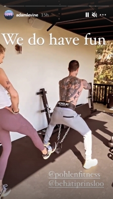 Adam Levine flaunts fit body in shirtless workout session (Credit: Instagram)