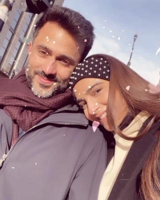 Sonam shares loved-up post for 