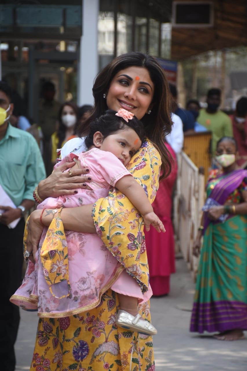 Mumbai: Shilpa Shetty & Family Visit Siddhivinayak for Samisha's first birthday on Monday 15th February 2021. (Photo: IANS)