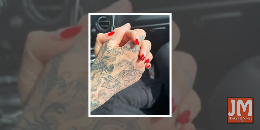 Socialite Kourtney Kardashian on Wednesday made her relationship with longtime friend Travis Barker official on Instagram.