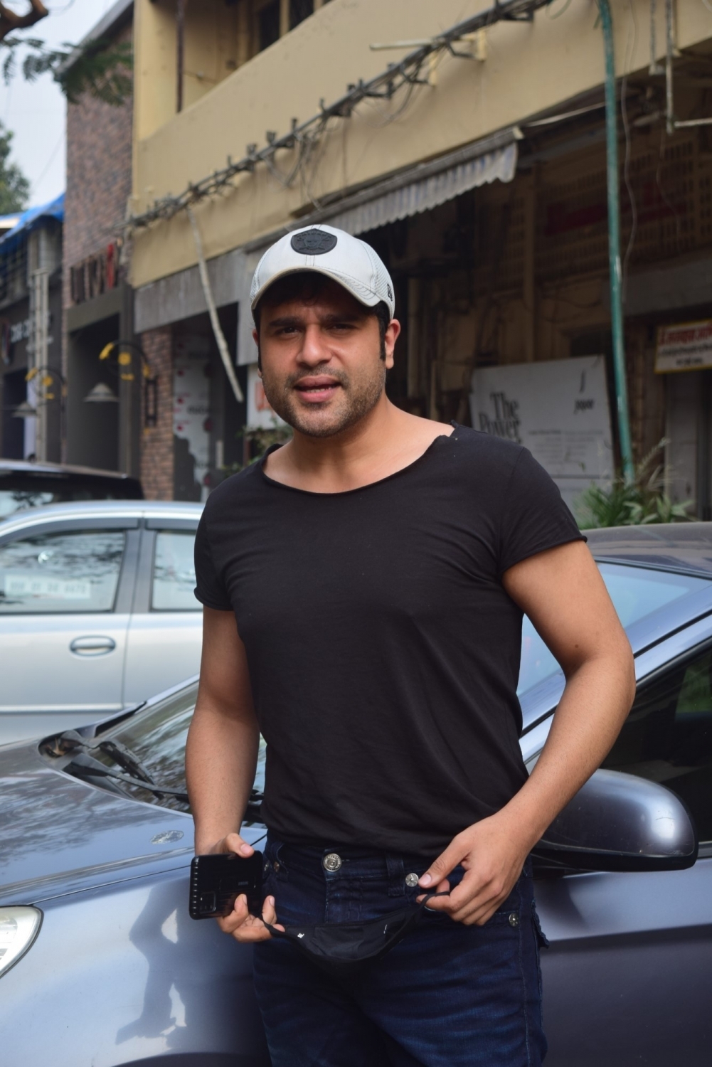 Mumbai: Gautam Gulati and krishna Abhishek spotted in Andheri on Thursday 18th February 2021.(Photo: IANS)