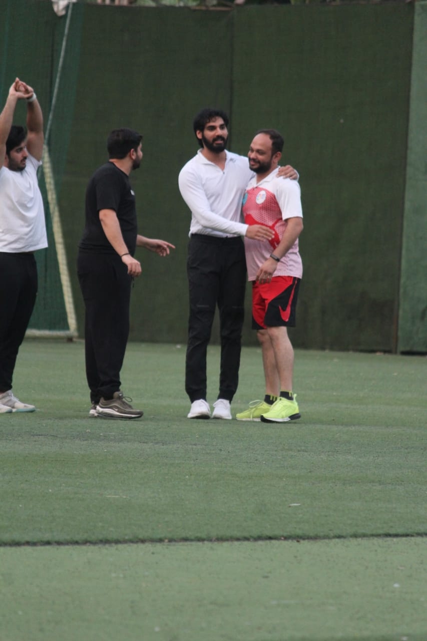 Mumbai: Ahan Shetty Playing Cricket in Juhu on Friday 19th February 2021.(Photo: IANS)