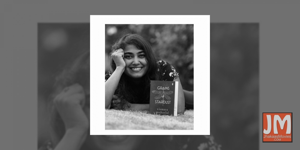 Mohanlal gifts Big B daughter Vismaya's book Grains Of Stardust.