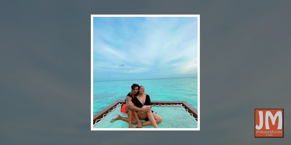 Bipasha Basu, Karan Singh Grover's 'monkey love' in Maldives.