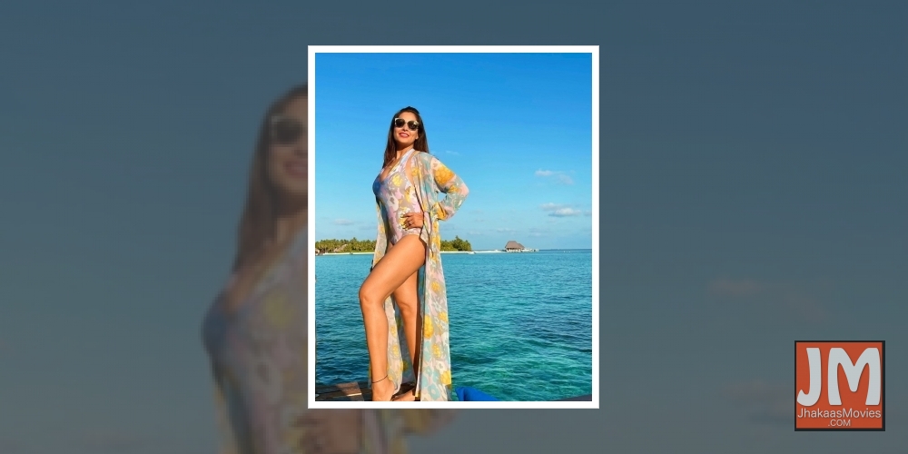 Bipasha Basu, Karan Singh Grover's 'monkey love' in Maldives.