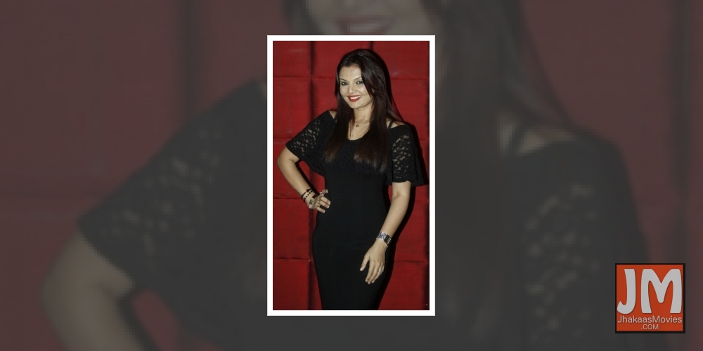 Mumbai: TV actress Deepshika Nagpal during the party to celebrate Aarti winning Dadasaheb Phalke Award in Mumbai on July 26, 2016.