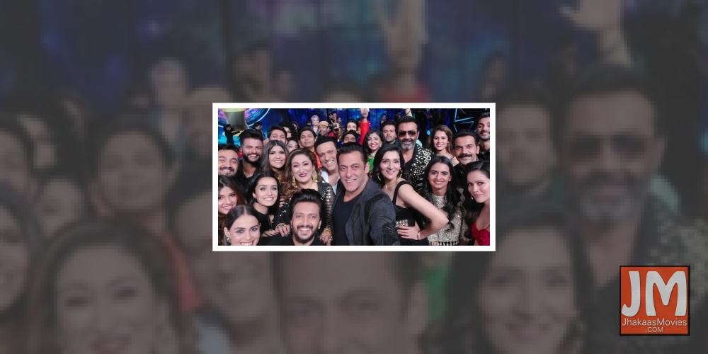 Salman Khan's 'mega' selfie.