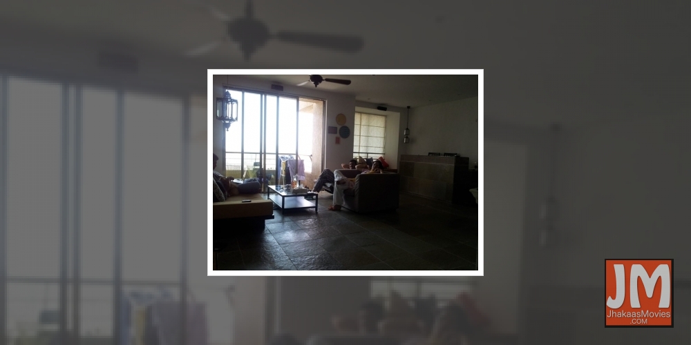 Bollywood actress Kangana Ranaut took to Twitter to share before and after pictures of her parent's home in Mumbai on Sunday.