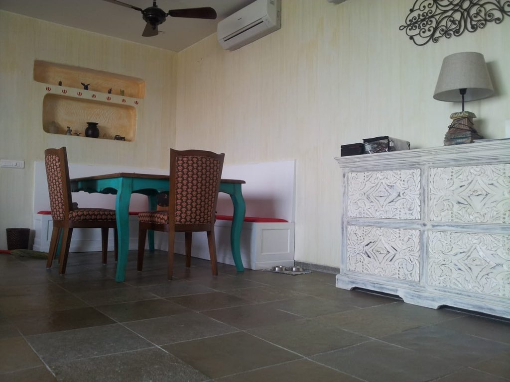 Bollywood actress Kangana Ranaut took to Twitter to share before and after pictures of her parent's home in Mumbai on Sunday. (Twitter)