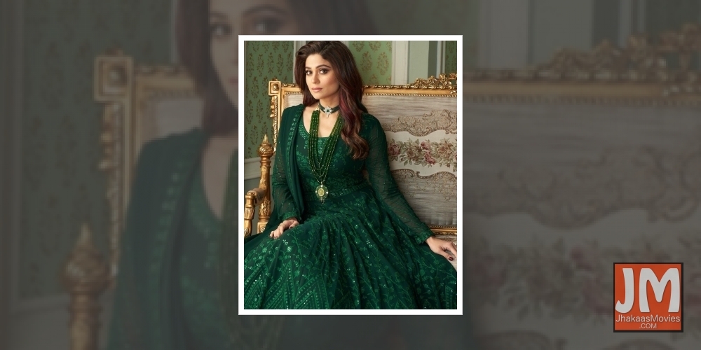 Actress Shamita Shetty wants to try roles that are more realistic. She says she has never never tried something that is devoid of glamour.