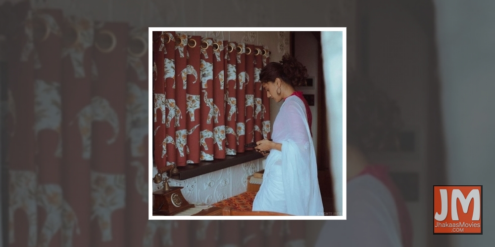 Taapsee says her new apartment 'is ready for house warming'.