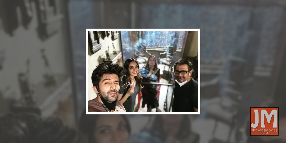 Kartik Aaryan welcomes back Tabu on 