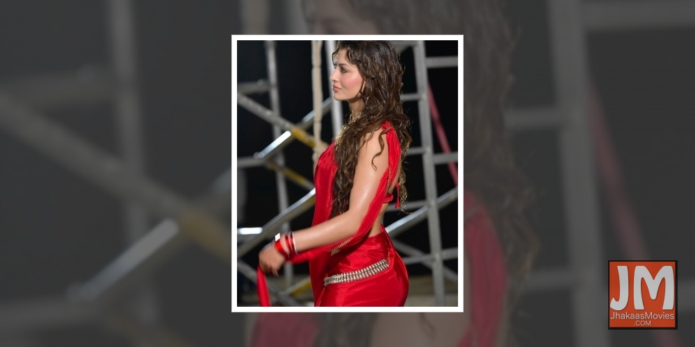 Urvashi Rautela 'off to kitchen' after her mom shares Virat Kohli's cooking pic.