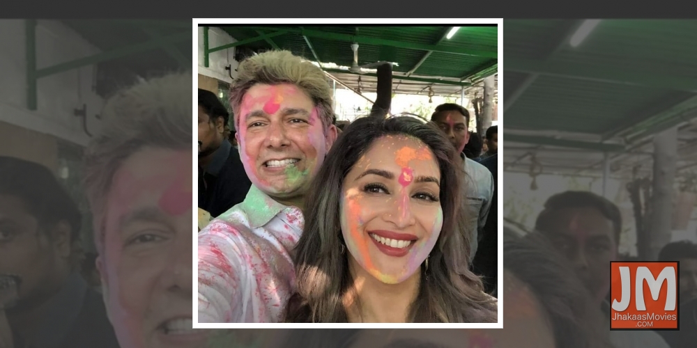 Bollywood wishes fans on Holi