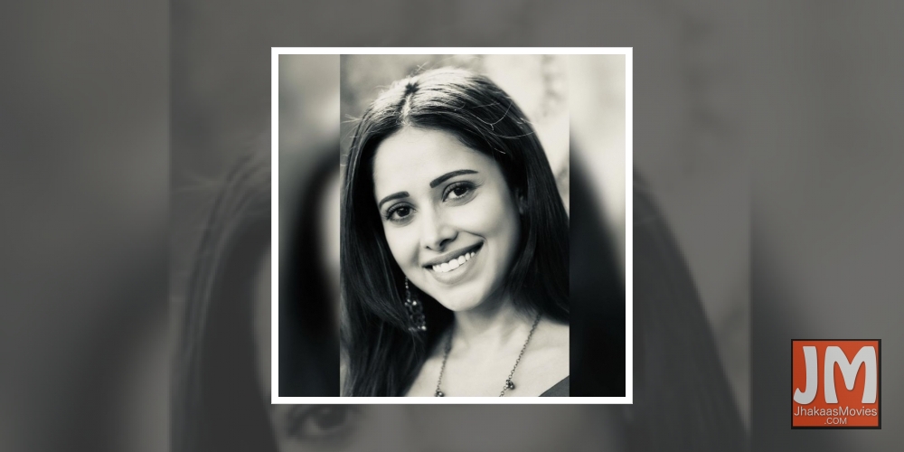 Akshay Kumar captures 'classic' pic of Nushrratt Bharuccha