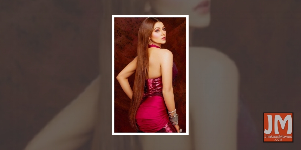 Don't know any cricketers: Urvashi Rautela's statement goes viral, spawns memes