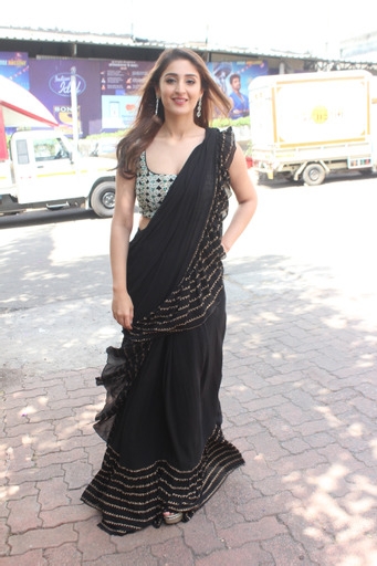 Mumbai: Dhavnai Bhanushali indian idol set Filmcity mumbai On Monday 05th April, 2021. (Photo: IANS)