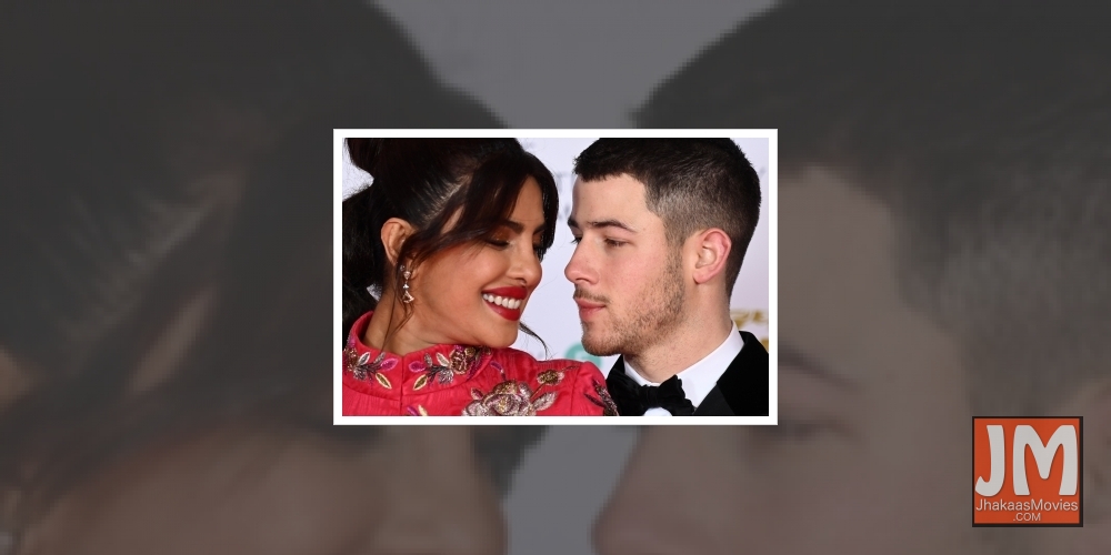 Priyanka, Nick go ÃƒÂ¢Ã‚Â€Ã‚Â˜black,redÃƒÂ¢Ã‚Â€Ã‚Â™ on BAFTA red carpet.