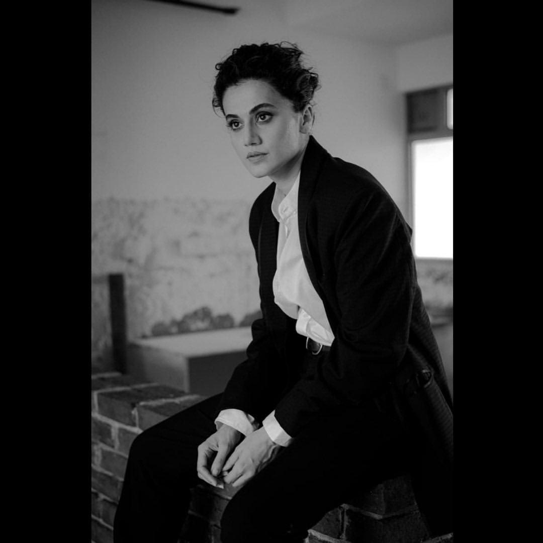 Taapsee Pannu shares 'lockdown Sunday gaze'.(photo:instagram)