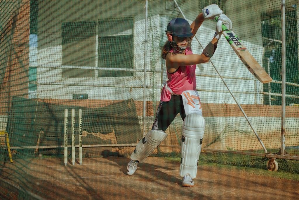 Taapsee Pannu starts week with cricket practice.(photo:Instagram)