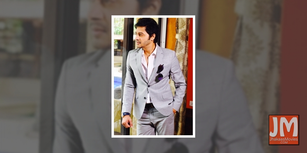 Shreyas Talpade enjoys birthday with family, friends image