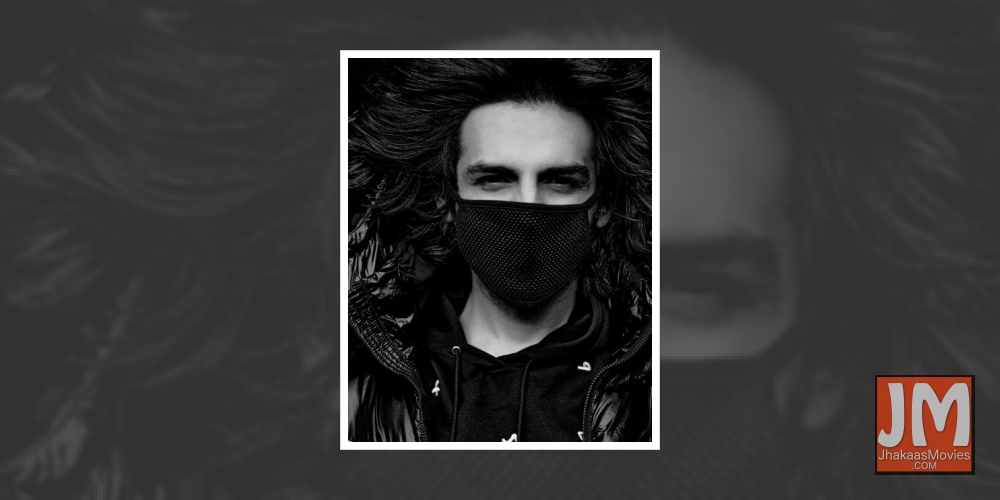 Kartik Aaryan posts first picture after 'Dostana 2' controversy.