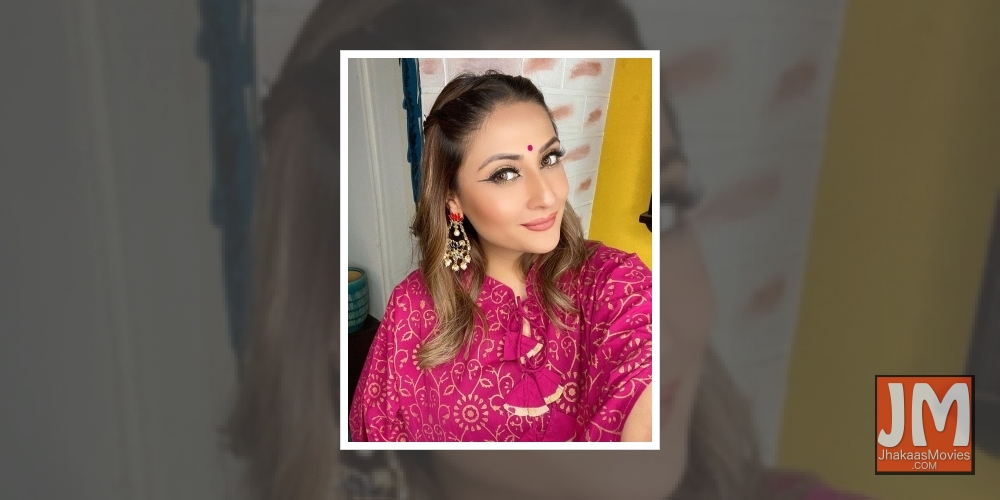 Urvashi Dholakia can't get over her love for selfies.