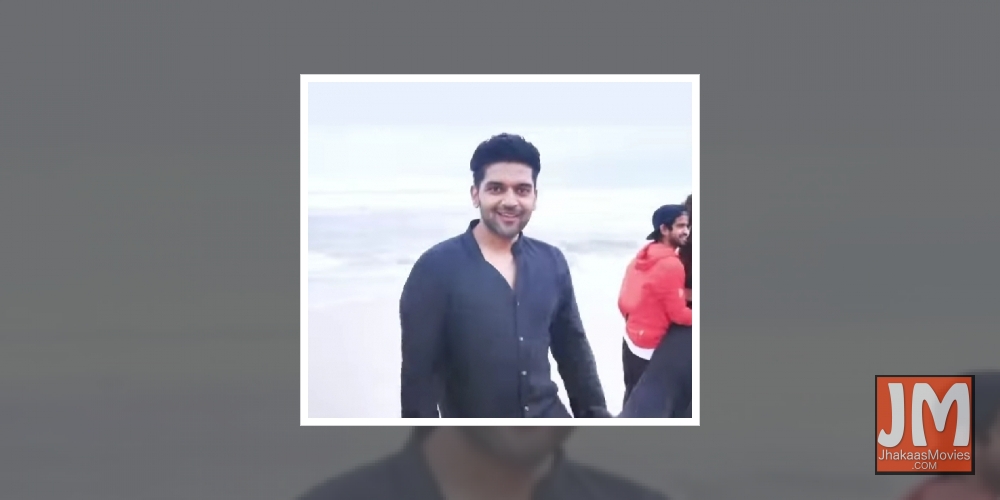 Guru Randhawa's has a new style of pronouncing Urvashi Rautela's surname!