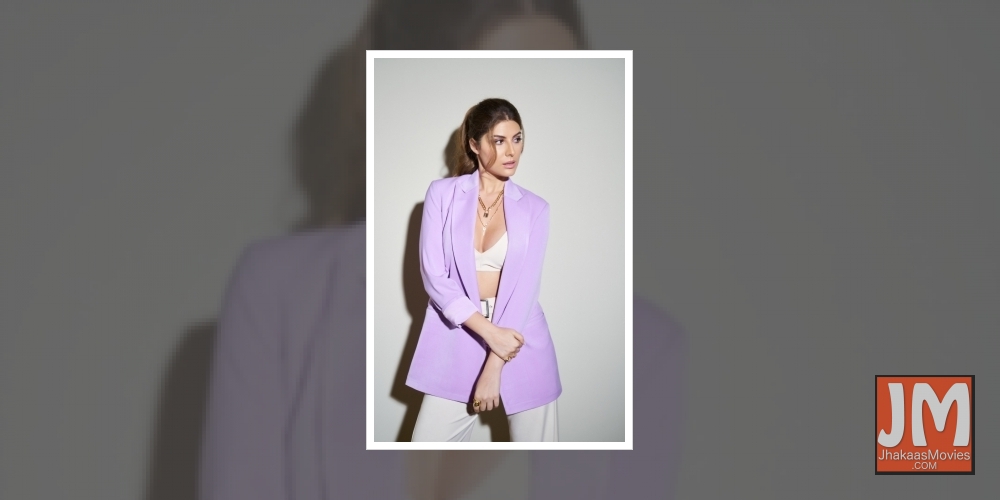 Elnaaz Norouzi: Social media has kept life moving amid Covid