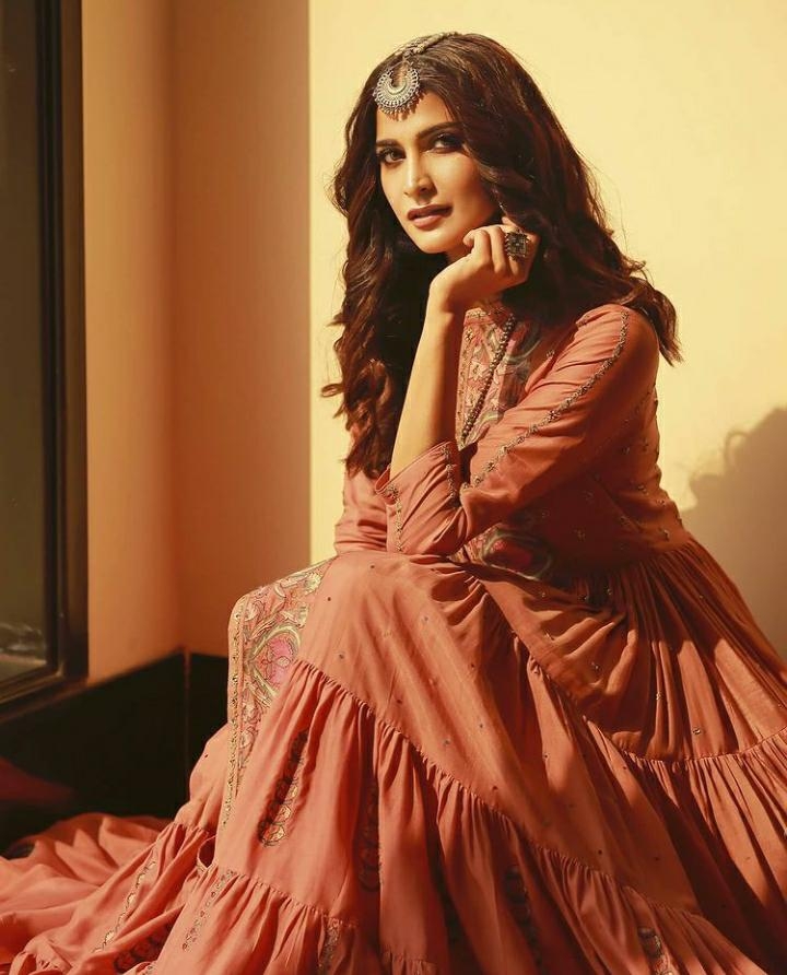 Aahana Kumra's birthday wish is that everyone gets vaccinated.