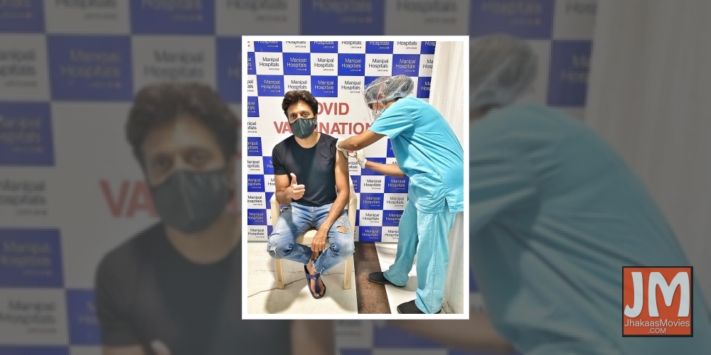 Riteish Deshmukh gets vaccinated