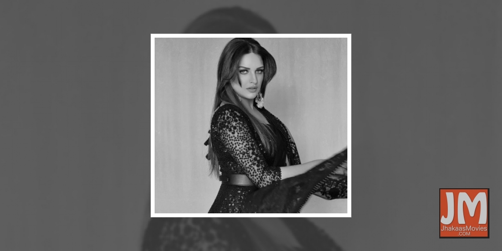 Himanshi Khurana channels inner 'Black Rose' in new pic