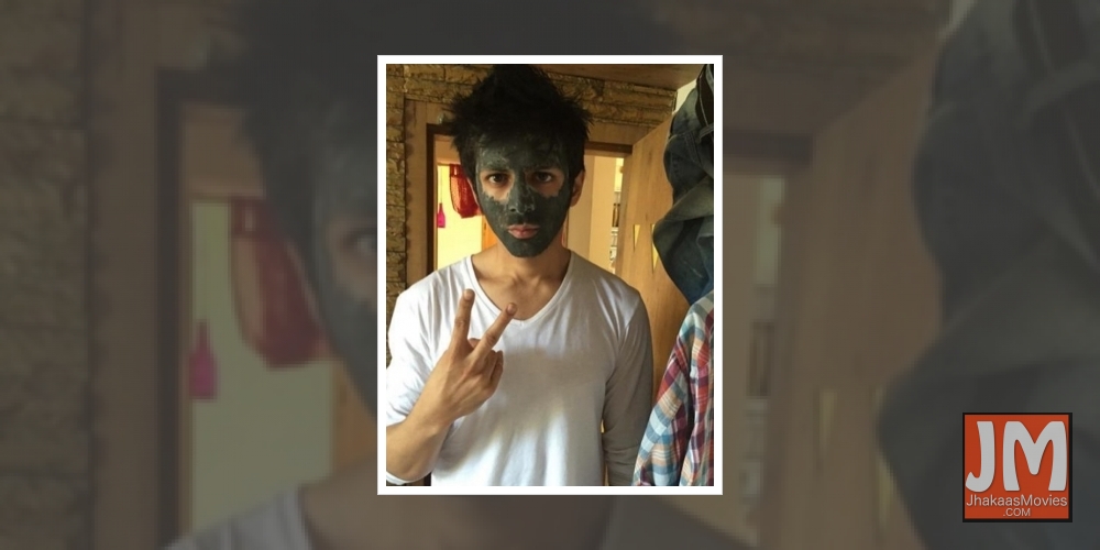 Kartik Aaryan posts picture with face pack, asks fans for 'wrong captions'.
