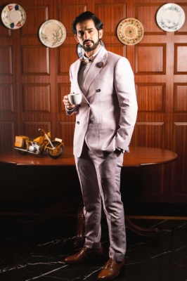 Bollywood romances the cuppa on International Tea Day.