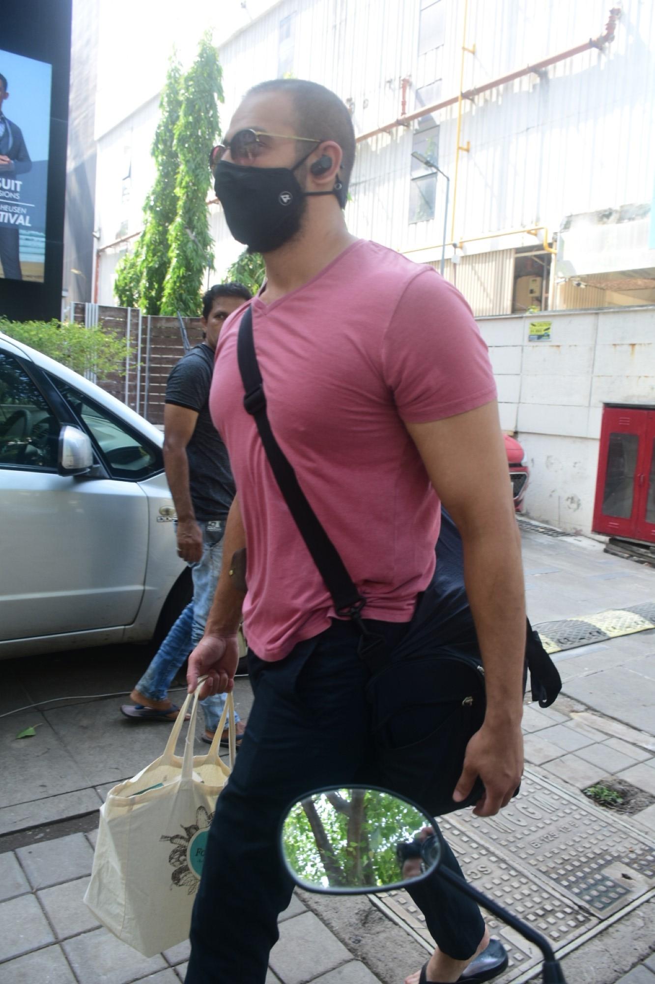 Mumbai: Arunoday Singh Spotted at Foodhall In Bandra On Saturday, 22 may, 2021. (Photo: Sanjay Tiwari)