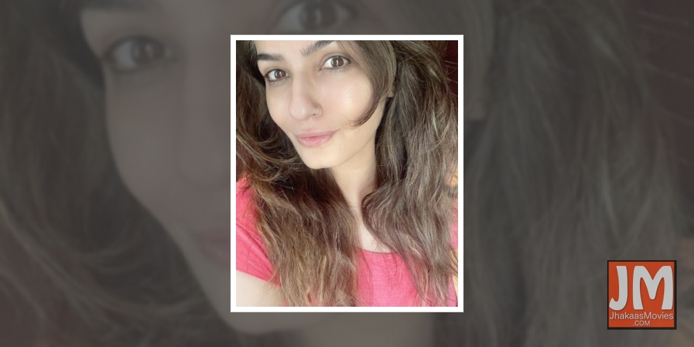 Raveena Tandon's no-makeup selfie wows fans
