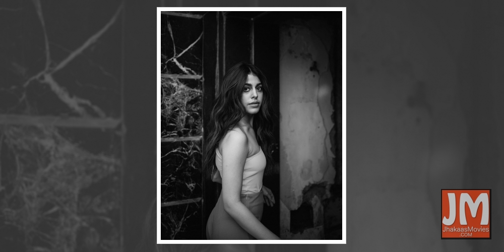 Alaya F sprinkles monochrome magic with new photo-op