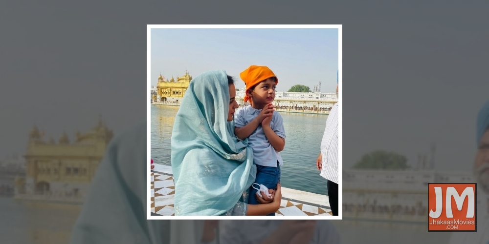 Kangana 'speechless and stunned with Golden Temple's beauty'.